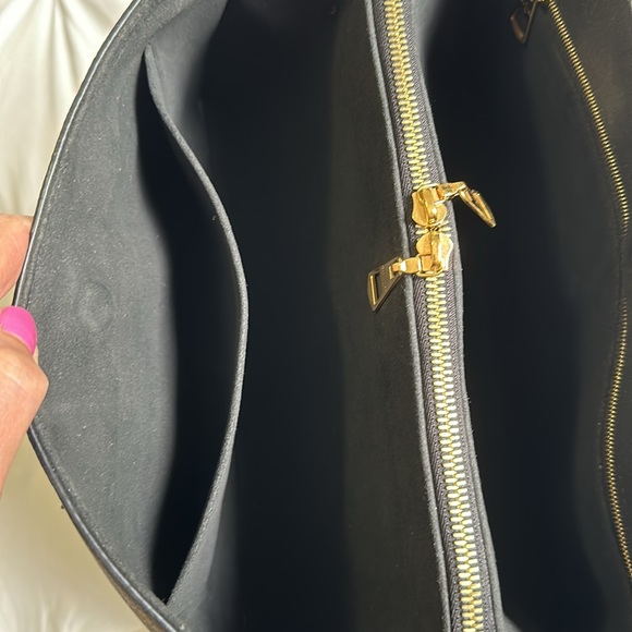 Soufflot MM Tote monogram canvas - Picture 8 of 16